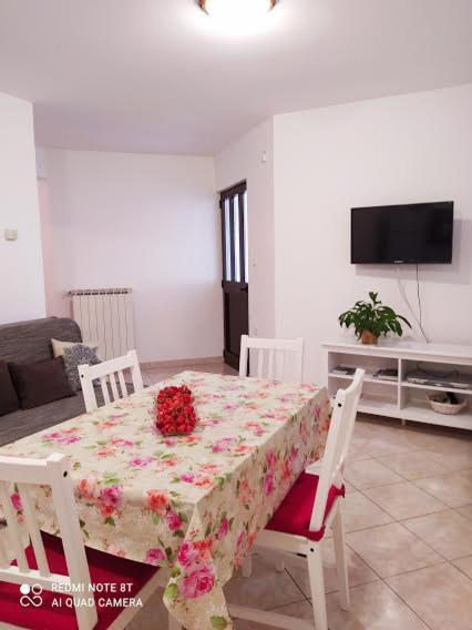 Apartman Snjezana Fažana Exterior foto