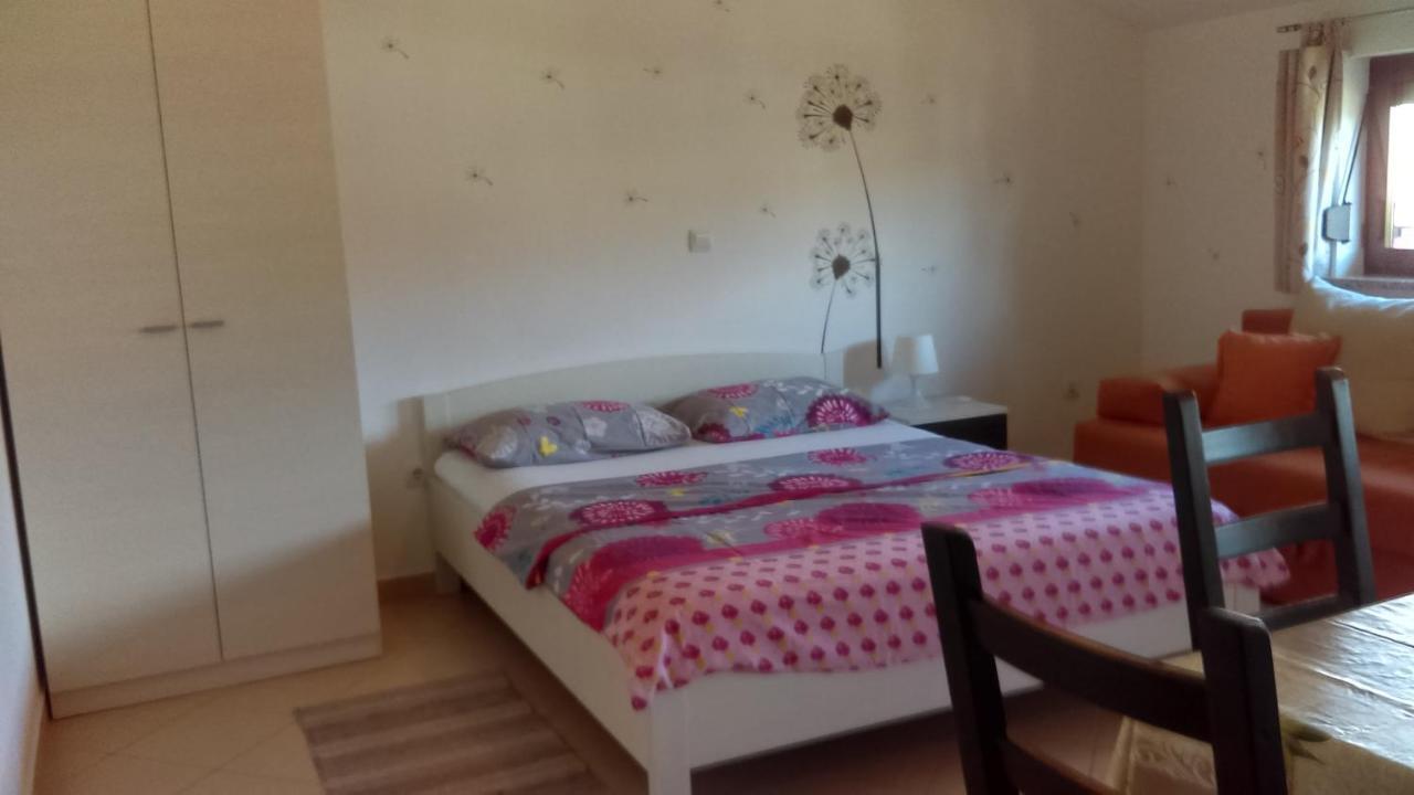 Apartman Snjezana Fažana Exterior foto